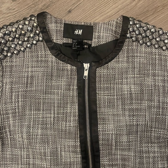 H&M Tweed Cropped Blazer with Embellished Shoulder Detail - Picture 7 of 11